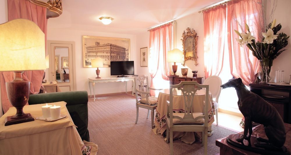 Residenza Ruspoli Bonaparte Рим Экстерьер фото
